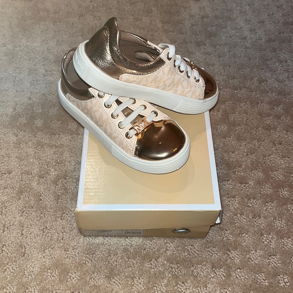MK Cali Vegas Toddler/ Girls Size 9- BRAND NEW!